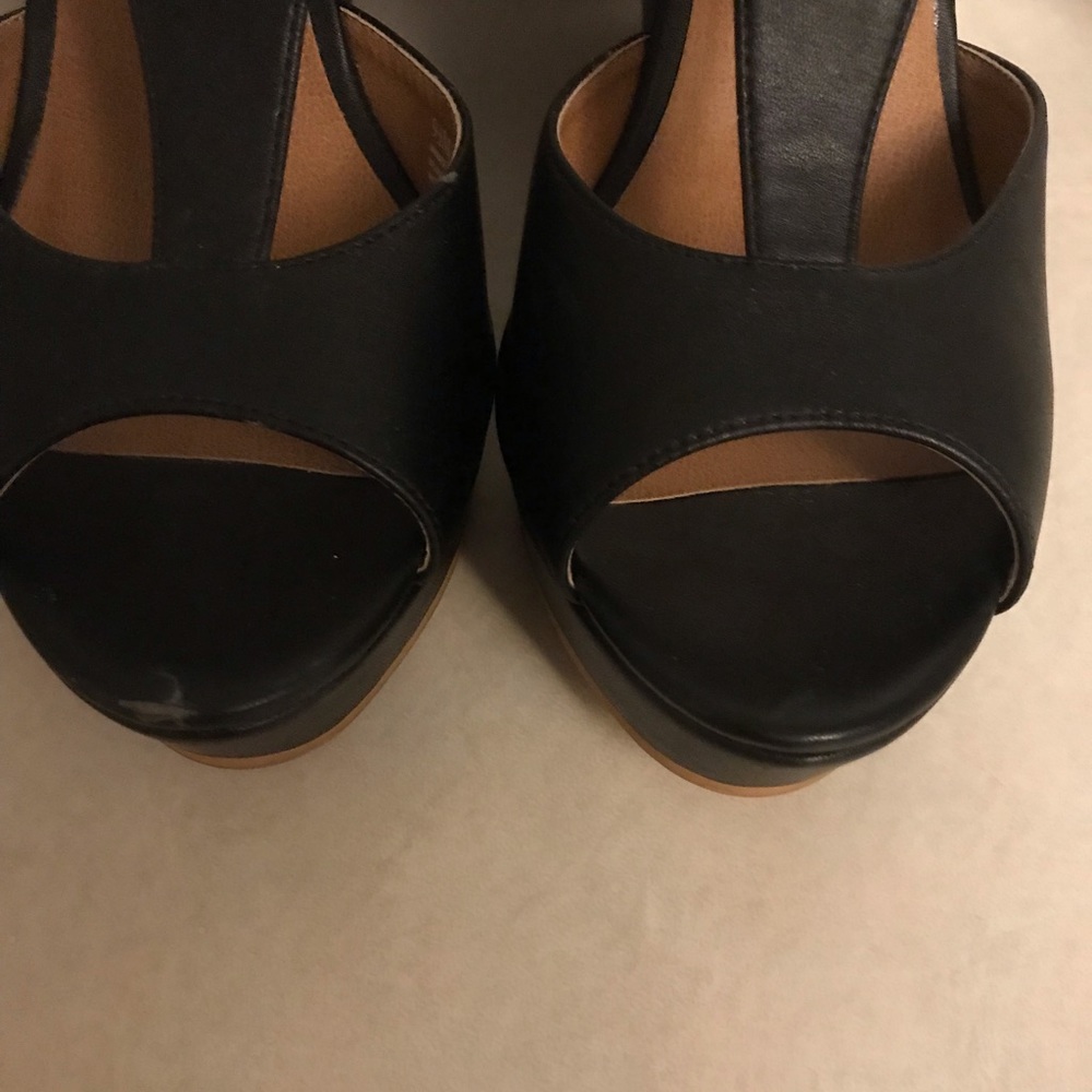 Black BP brand wedges with a modern design💓💓💘👑 - Picture 5 of 6